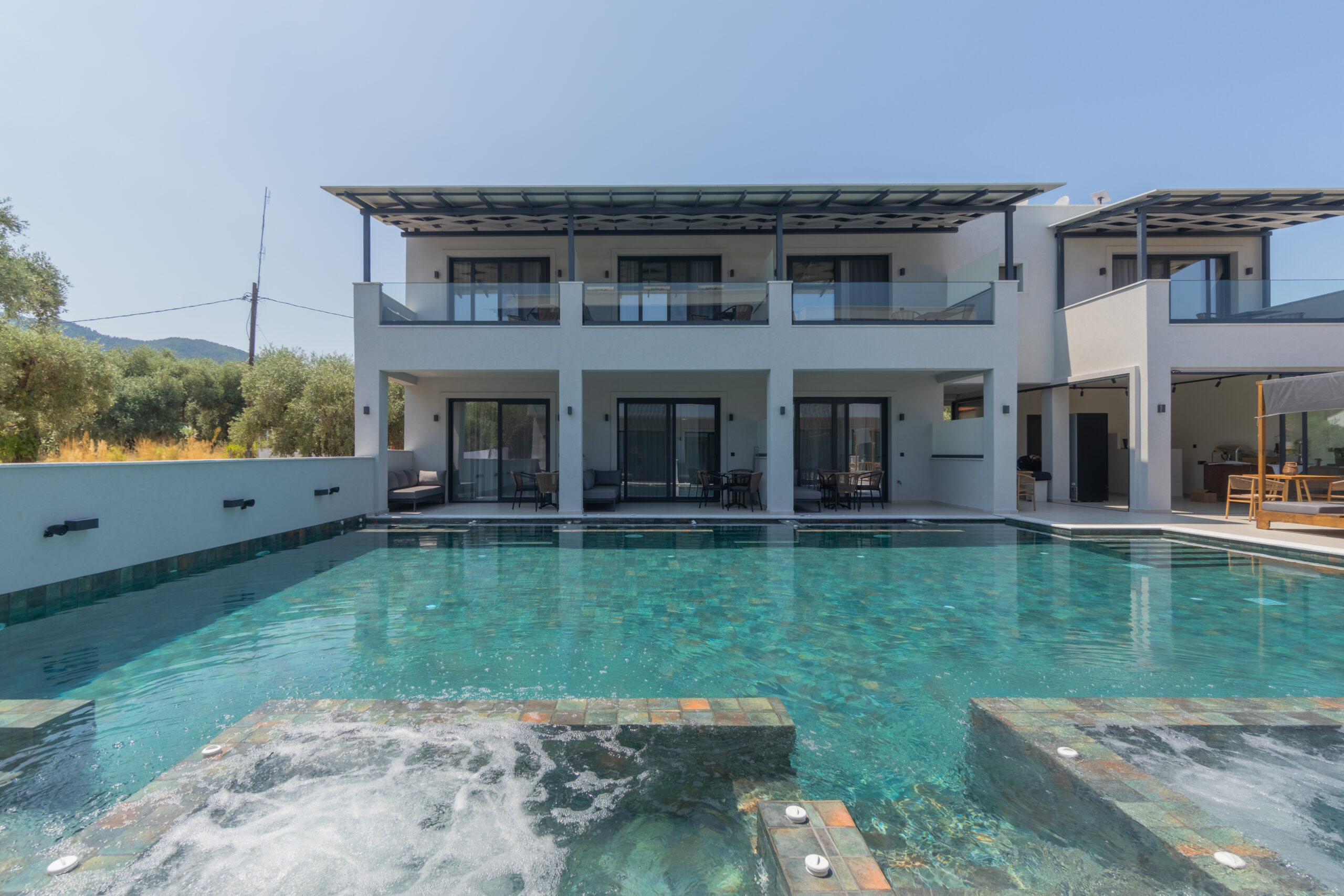 Tiara Holidays - Alora Luxury Suites - Suite with Jacuzzi & Poolside terrace jacuzzi i bazen